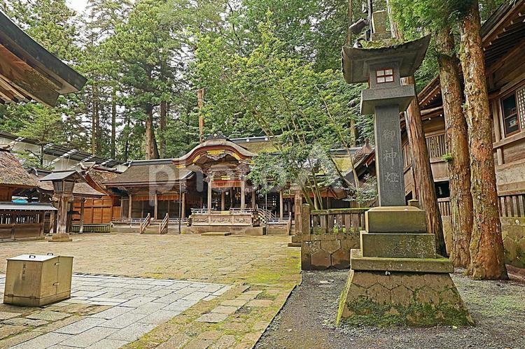 諏訪大社上社本宮（諏訪） 諏訪大社上社本宮,官弊大社,諏訪大明神の写真素材