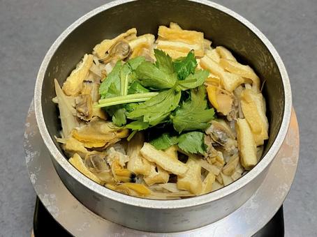 アサリと京揚げの釜飯 アサリと京揚げの釜飯 アサリ,浅利,京揚げの写真素材
