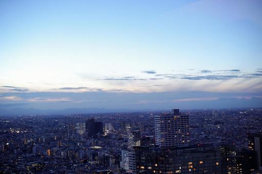 夕暮れと都市の夜景 夕暮れと都市の夜景 東京,都市,街並みの写真素材
