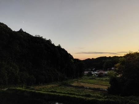 夕日の農村 夕日の農村 夕焼,夕方,夕日の写真素材