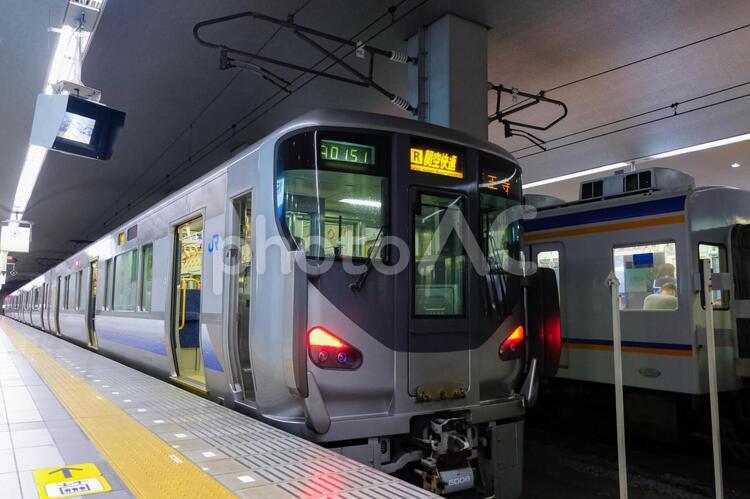 JR西日本225系電車 大阪,阪和線,電車の写真素材