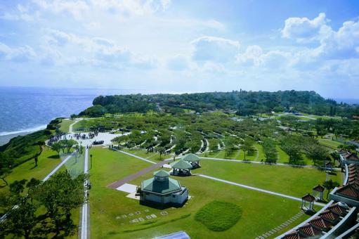 沖縄の広大な公園と青い海 沖縄,南国,公園の写真素材