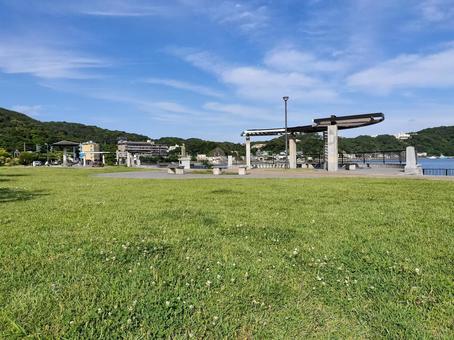 まどが浜海遊公園の芝生の広場 まどが浜海遊公園の芝生の広場 まどが浜海遊公園,海,芝生の写真素材