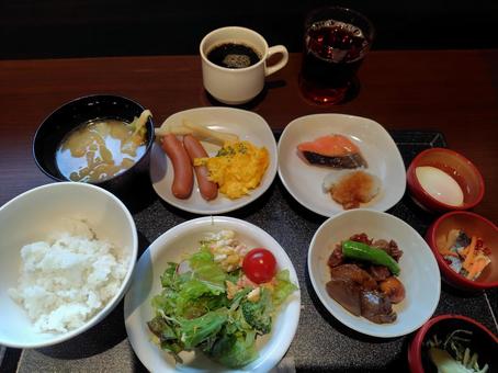 ホテルの和洋朝食バイキン 朝食,バイキング,ビュッフェの写真素材