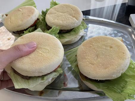 ハンバーガー イングリッシュマフィン ハンバーガー イングリッシュマフィンの写真