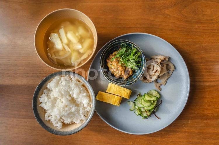 和食朝ごはんのヘルシープレート 朝食,和食,ごはんの写真素材