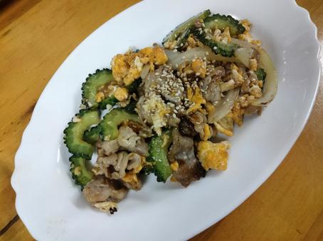ゴーヤーチャンプルー ゴーヤーチャンプルー 沖縄料理,ゴーヤチャンプルー,豆腐なしの写真素材