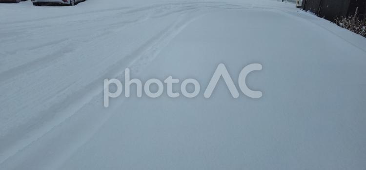 東北地方　雪の道路 風景,自然,雪の写真素材