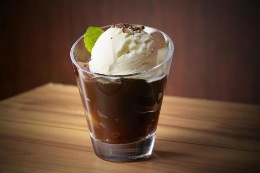 コーヒーゼリー　バニラアイス添え コーヒーゼリー,バニラアイス,コーヒーの写真素材