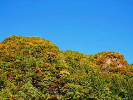 秋の山１ 紅葉,山,秋の写真素材