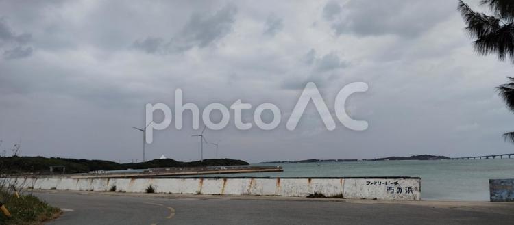 ファミリービーチ西の浜からみる池間島 宮古島,沖縄,ファミリービーチの写真素材