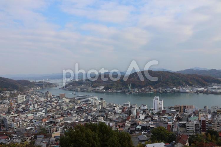 １１月下旬の千光寺からの尾道市の町並み 背景,町並み,市街地の写真素材