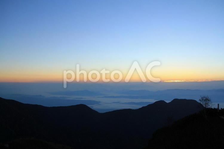 燕山荘の日の出 日の出,朝日,雲海の写真素材
