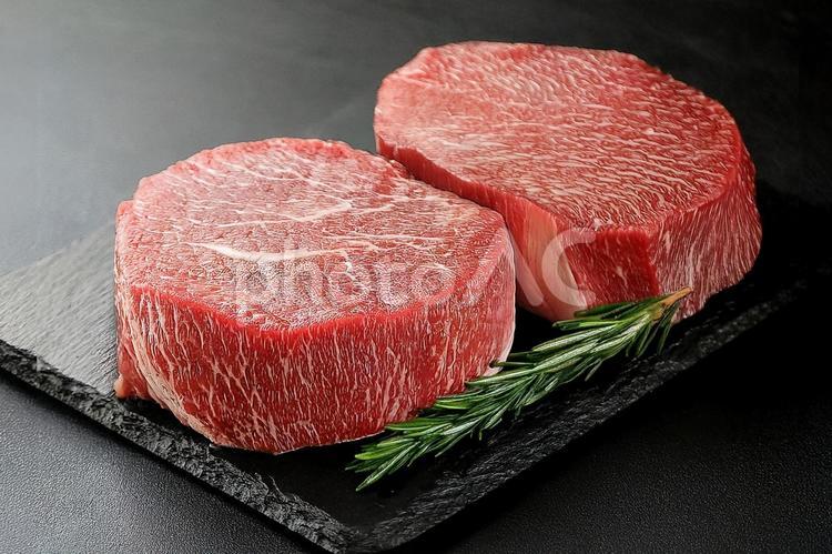 牛肉＿ヒレステーキ用 ステーキ,ヒレステーキ,ヒレ肉の写真素材