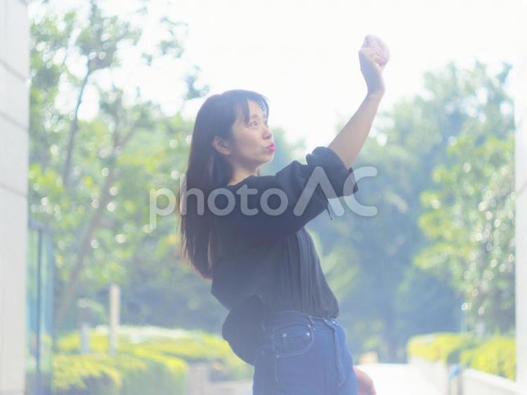 朝日と女性 自然,女の子,女性の写真素材