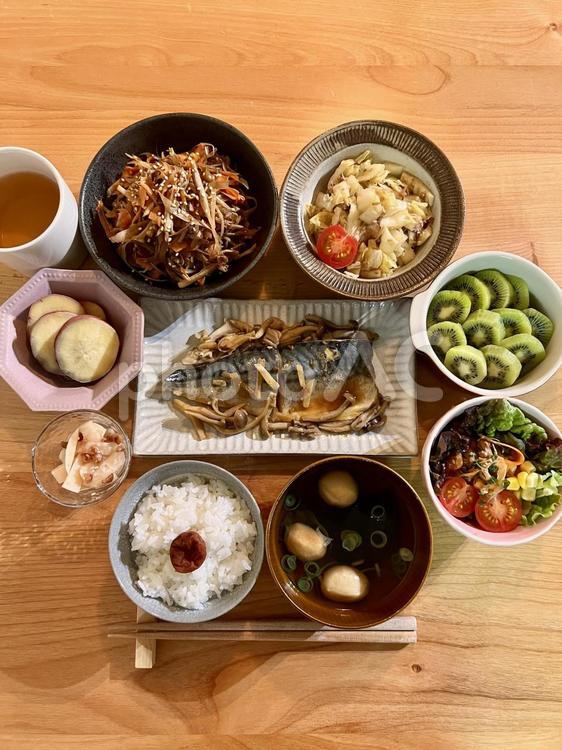 鯖ときのこの味噌煮定食 ご飯,食事,夜ごはんの写真素材