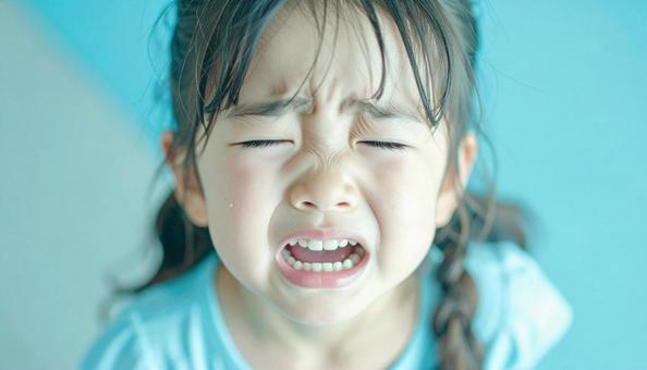 泣き顔の日本人の女の子 泣き顔の日本人の女の子の写真