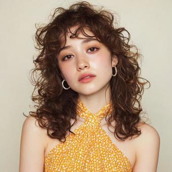 巻き髪美人の写真