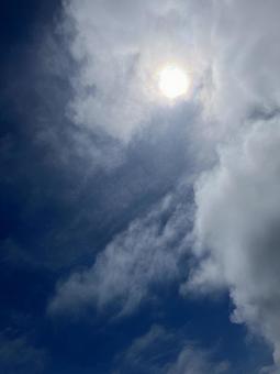 久高島の空と光環 久高島の空と光環の写真