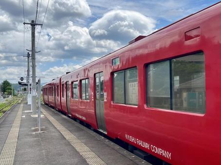 光岡駅に停車するキハ200 久大本線 光岡駅に停車するキハ200 久大本線 光岡駅,久大本線,jr九州の写真素材