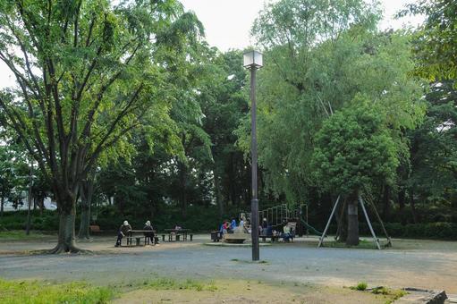 塚山公園の広場 塚山公園の広場の写真