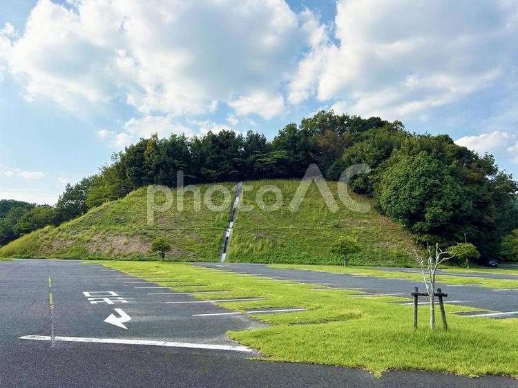 公園内の駐車場 空,駐車場,出口の写真素材