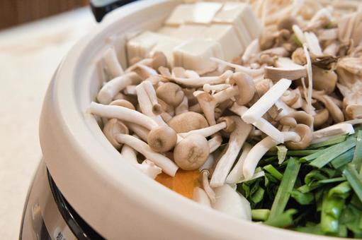 きのこが主役の冬のお鍋 鍋料理,冬,旬の味覚の写真素材