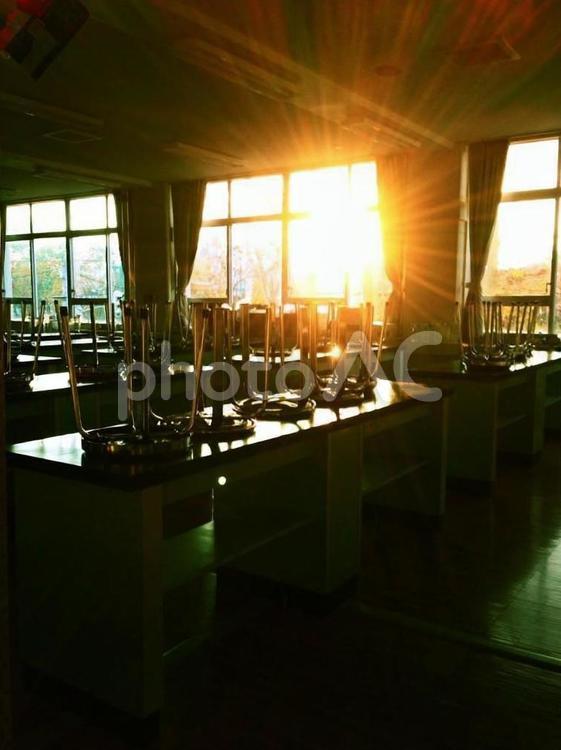放課後の教室 夕日,学校,寂しさの写真素材