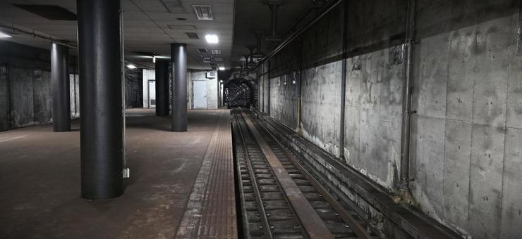 神戸市営地下鉄海岸線 中央市場前駅西側 神戸市営地下鉄海岸線 中央市場前駅西側 神戸市営地下鉄,海岸線,中央市場前駅の写真素材