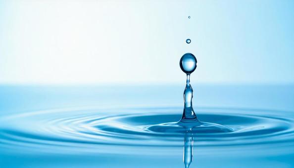 静寂の水滴の瞬間 静寂の水滴の瞬間の写真