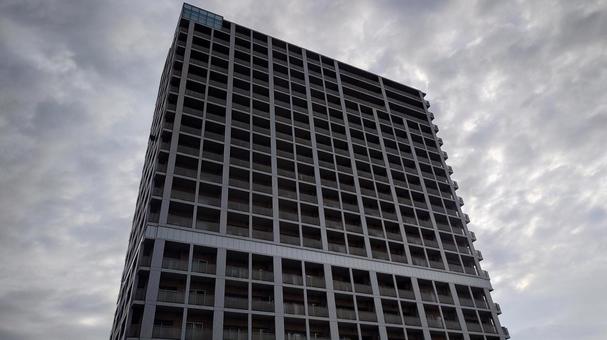 マンション マンション マンション,曇り空,賃貸マンションの写真素材