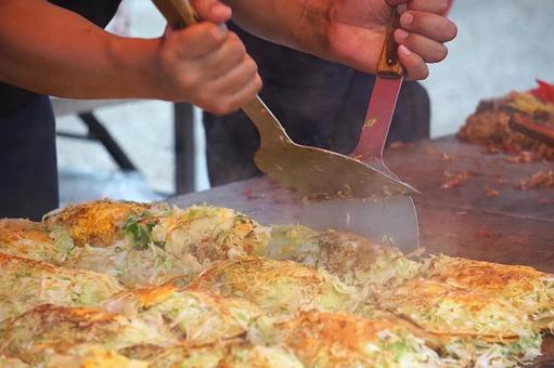 屋台のお好み焼き 屋台のお好み焼きの写真