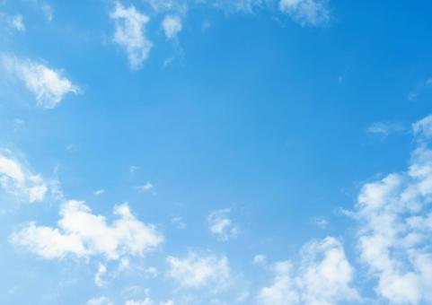 晴れた青空の背景写真(A4横長) 晴れた青空の背景写真(A4横長)の写真