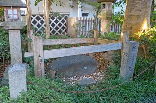 奈良・漢国神社 境内にある「饅頭塚」 奈良,漢国神社,境内社の写真素材
