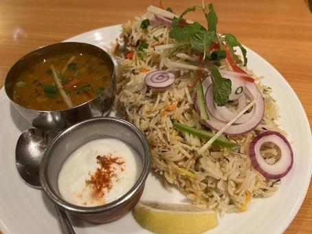 美味しそうなインド料理のチキンビリヤニ 美味しそうなインド料理のチキンビリヤニ ビリヤニ,バスマティライス,南インド料理の写真素材