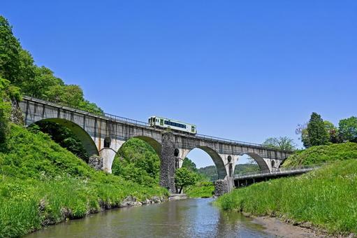 岩手・遠野 JR釜石線 宮守川橋梁 めがね橋,宮守川橋りょう,宮守川橋梁の写真素材
