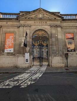 南仏 アビニョン カルヴェ美術館 カルヴェ美術館,南仏,ヨーロッパの写真素材