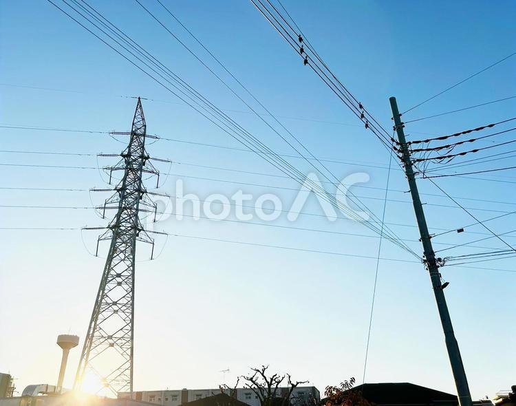 送電線のある風景 電線,送電線,空の写真素材
