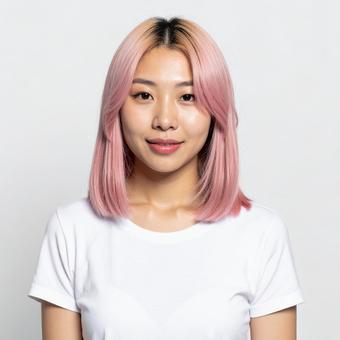 ピンク髪の女性 ピンク髪の女性の写真