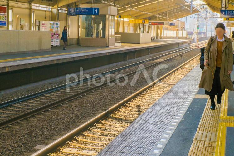 京急本線立会川のホーム 駅,電車,駅のホームの写真素材