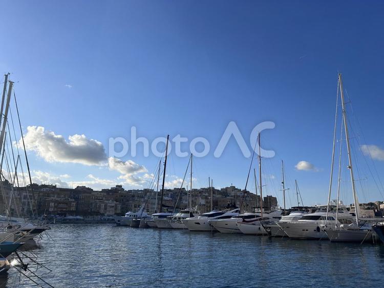 マルタの港とボート ボート,マリーナ,海の写真素材