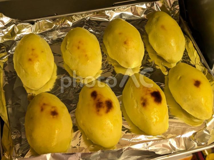 焼きたてのスイートポテト スイートポテト,お菓子,スイーツの写真素材