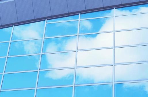 ガラス写るに写る雲 ガラス写るに写る雲の写真