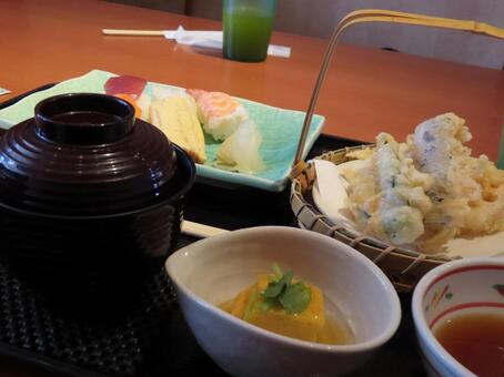 らんちセット ランチ,天ぷら,卵焼きの写真素材