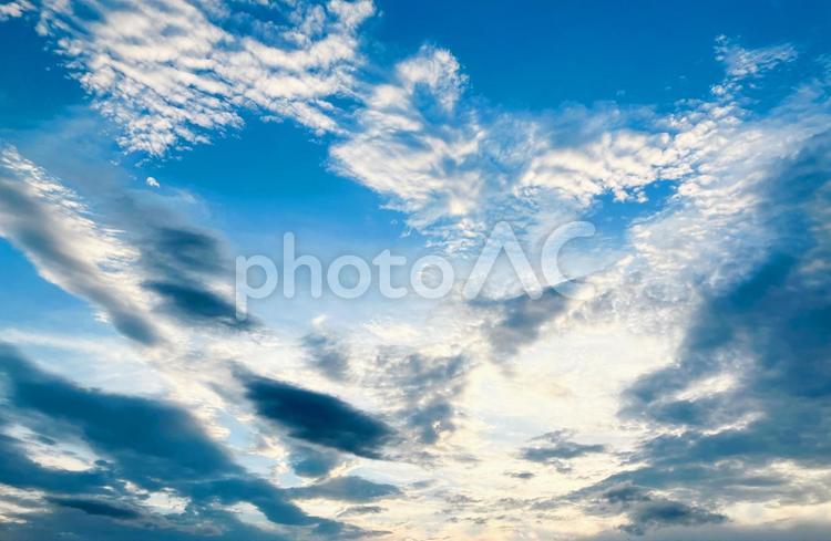 使いやすい爽やかな青空と白い雲 青空,空,青空と雲の写真素材