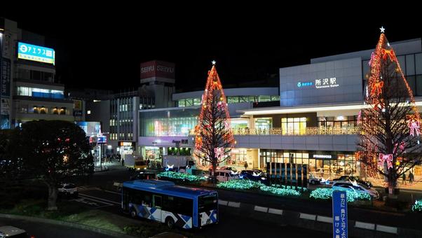 所沢駅のクリスマスツリー（埼玉県所沢市） 冬,クリスマス,イルミネーションの写真素材