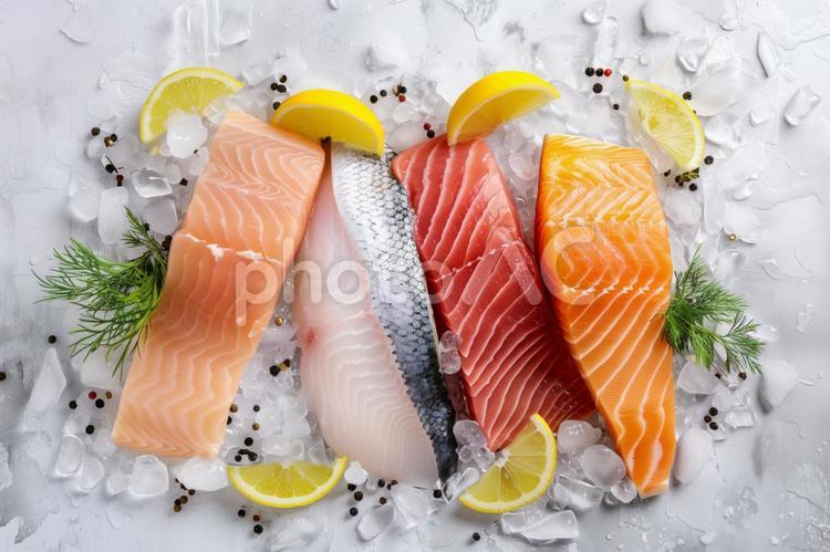氷上の新鮮な魚介 魚,鮭,刺身の写真素材
