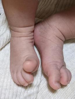赤ちゃんの足 赤ちゃんの足 足,指,赤ちゃんの写真素材