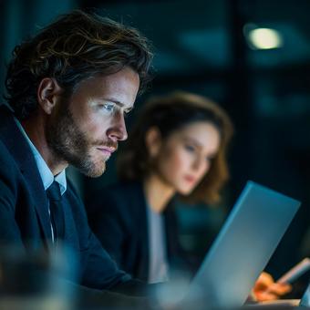 多忙なビジネスシーン 多忙なビジネスシーンの写真