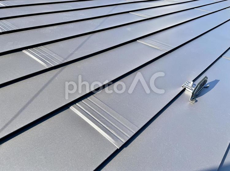 ガルバリウム鋼板のカバー工法後① ガルバリウム鋼板のカバー工法後① ガルバリウム,屋根,施工後の写真素材